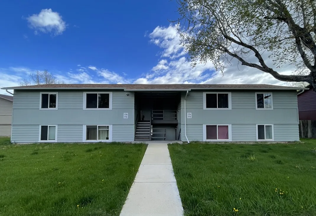Western Quadplex — Photo 1