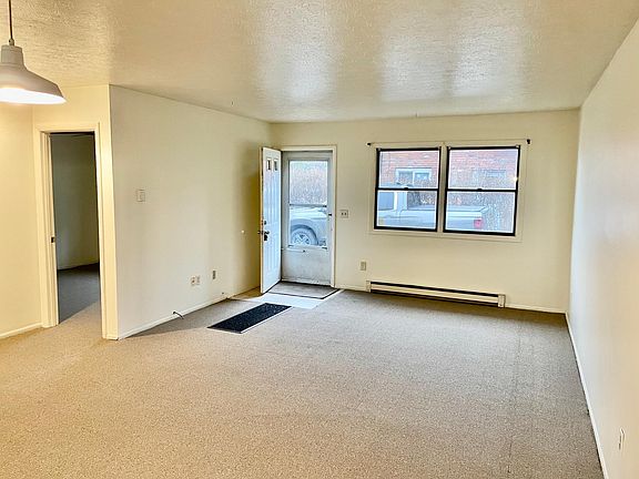 5th image of 89 Sterling Ave #89