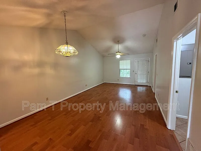 2 bed, 2.0 bath, 1040 sqft, $1,450 — Photo 4