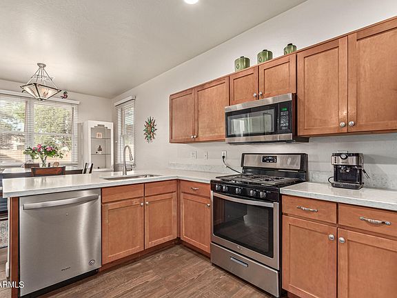 5th image of 2146 E SUNLAND Avenue