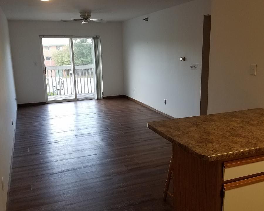 1st image of 422 Stonehaven Dr Unit 3