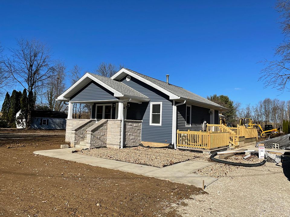 1st image of 2416 W Evergreen Dr