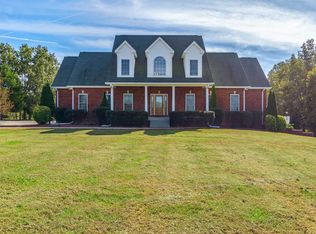 1125 Dorris Winters Rd, Chapmansboro, TN 37035