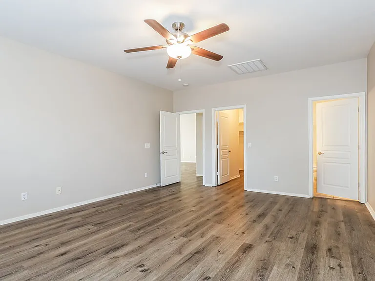 119 E Mountain View Rd — Photo 10