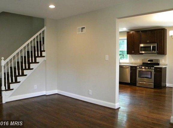 4th image of 2356 Belleview Ave