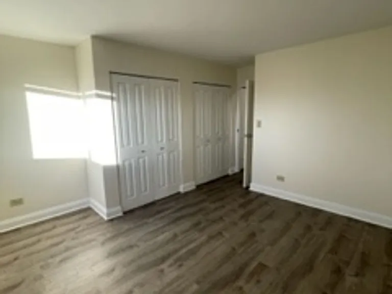Live the Lakefront Dream at North Shore Apartments — Photo 11