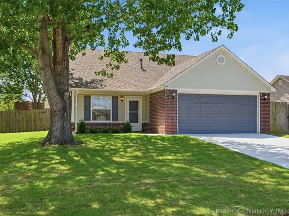 1005 W 23rd St, Claremore, OK 74017