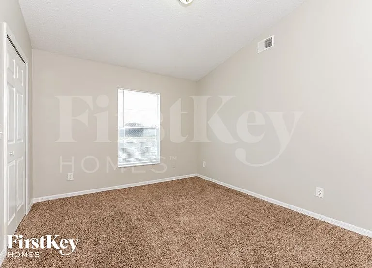 7547 Groveoak Dr — Photo 11
