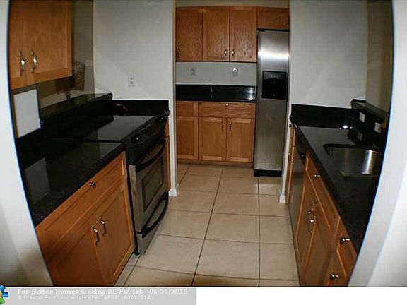 5th image of 722 NE 5th Ave