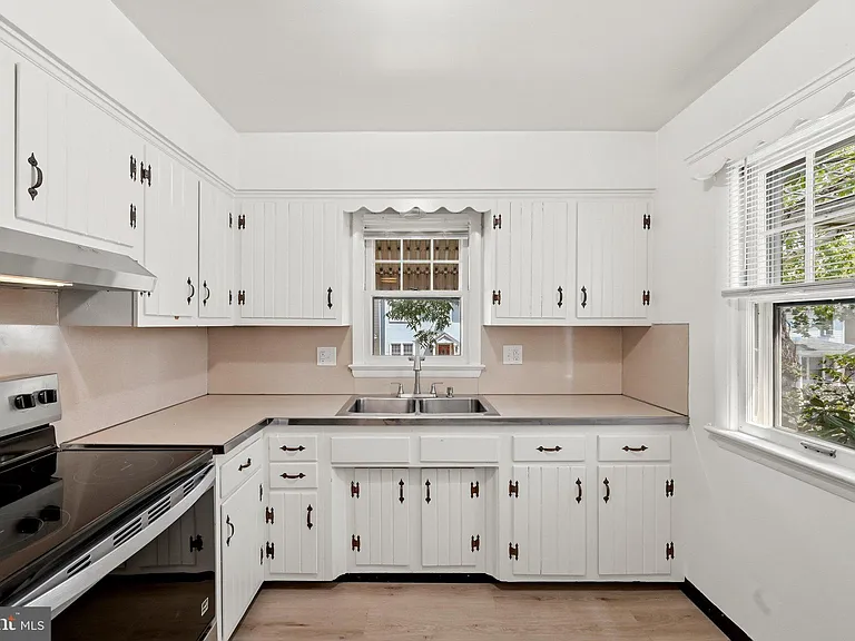 31 E Germain St — Photo 12
