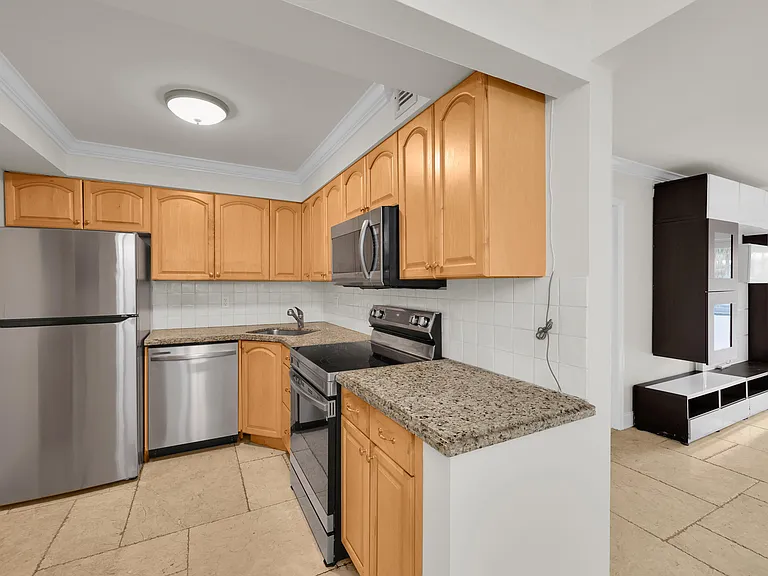 490 NW 20th St #1140 — Photo 8