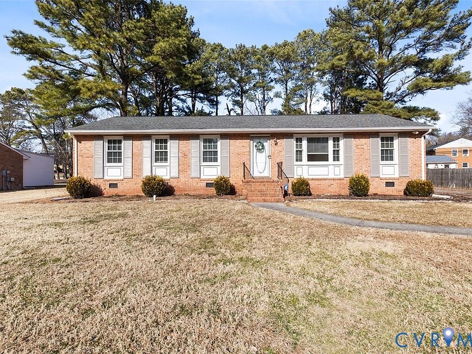 1st image of 302 Lark Dr