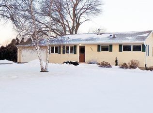 1905 Brookside Dr, Cedar Falls, IA 50613