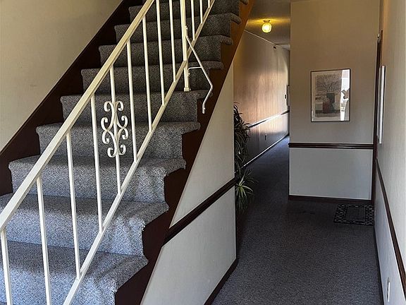 2nd image of 4817 Woodland Ave Unit 2