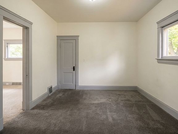 5th image of 3006 E 130th St