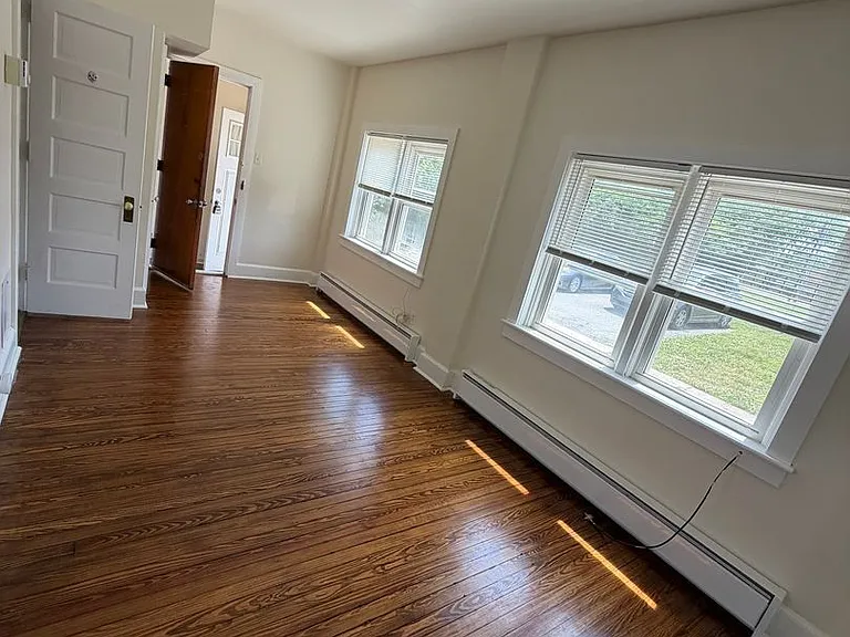 214 N Saint Cloud St — Photo 9