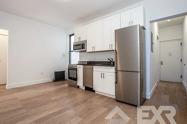 Rented by EXR | media 9