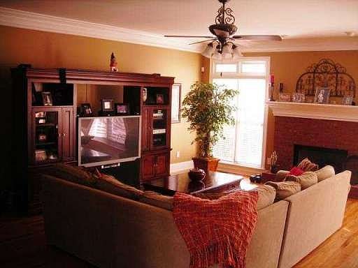 5th image of 897 Blue Heather Ct