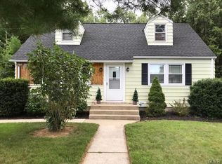 4188 Chestnut Dr, Center Valley, PA 18034