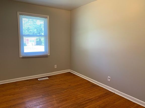 4th image of 5004 Paden Dr NW