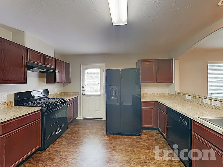 21427 Wilona Way — Photo 5