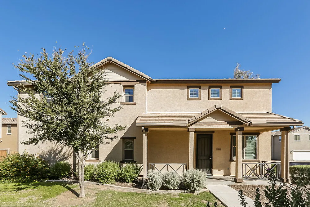 3 bed, 2.5 bath, 1783 sqft, $2,025 — Photo 1