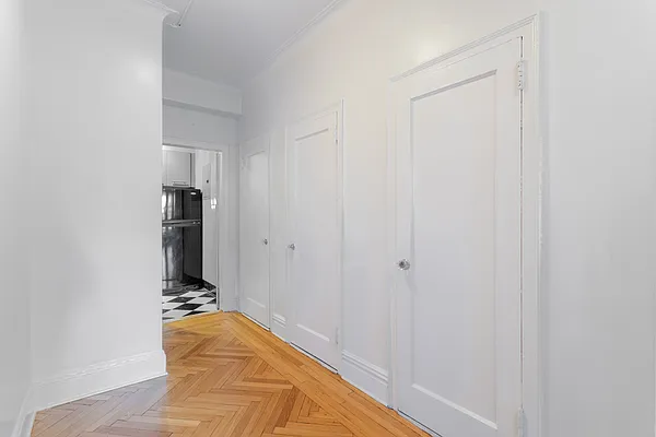 Rented by Coldwell Banker Warburg | media 6