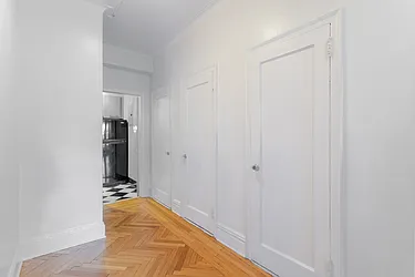 Rented by Coldwell Banker Warburg