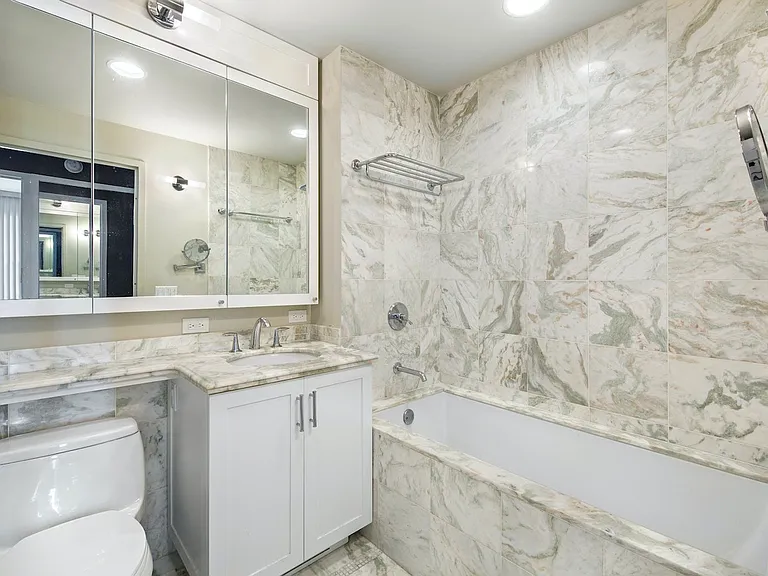 200 W End Ave #6M — Photo 6