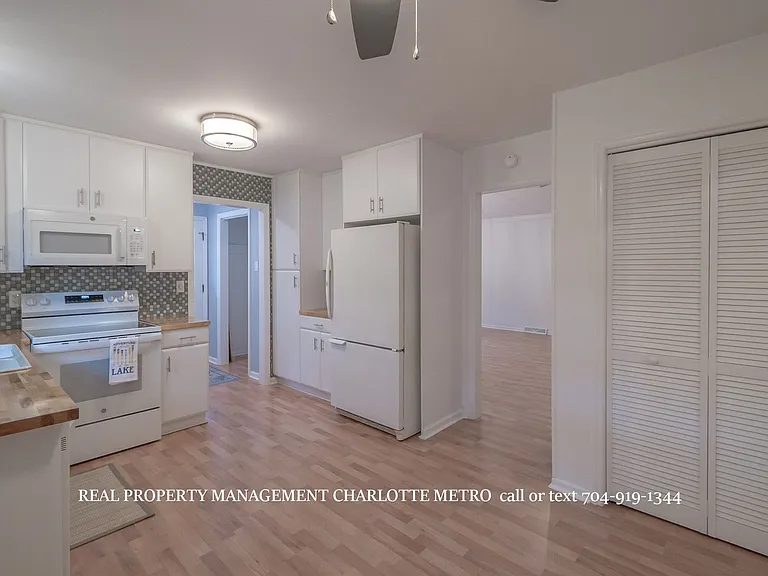 1059 Woodlake Ln — Photo 13