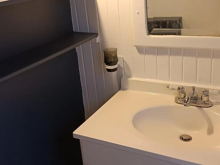 916 Centre Ave #3 — Photo 6