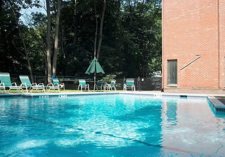 16 Mill Creek Dr — Photo 17