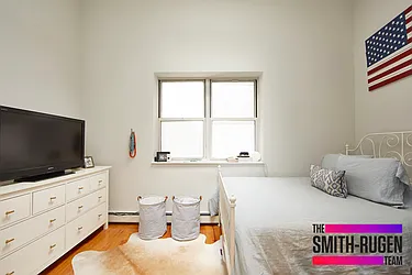 Rented by R New York