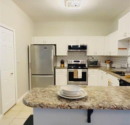 5th image of 3107 Sun Lake Ct APT B
