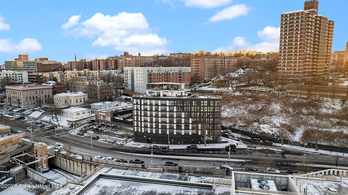 Building Photo - 5 Stuyvesant Pl #7C