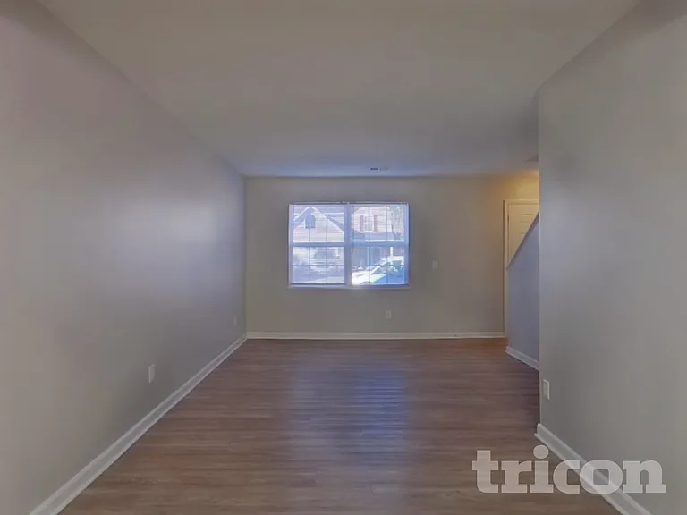 521 Halleck Ln — Photo 17