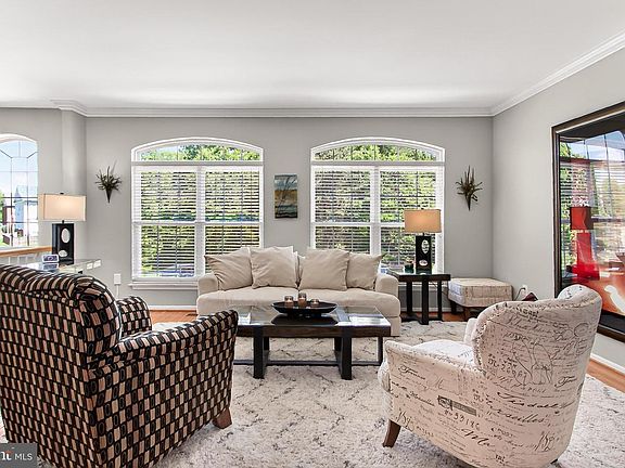 2nd image of 7304 Hampton Manor Pl