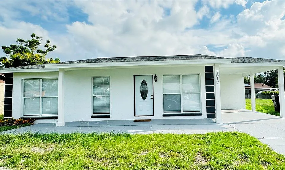 7017 Sandhurst Dr