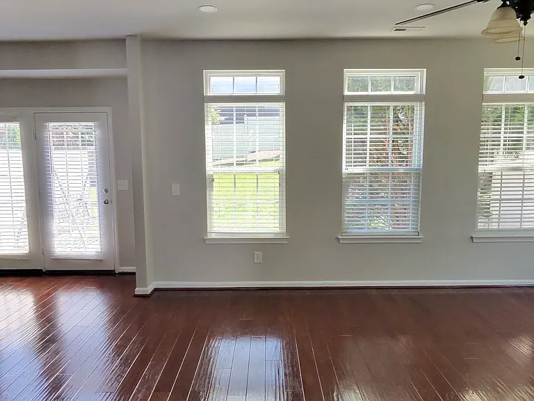635 School House Ln — Photo 7