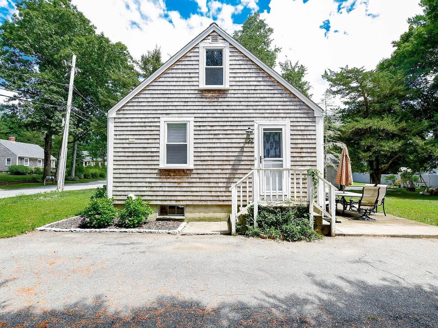 1 bed, 1.0 bath, 676 sqft, $1,900 — Photo 2