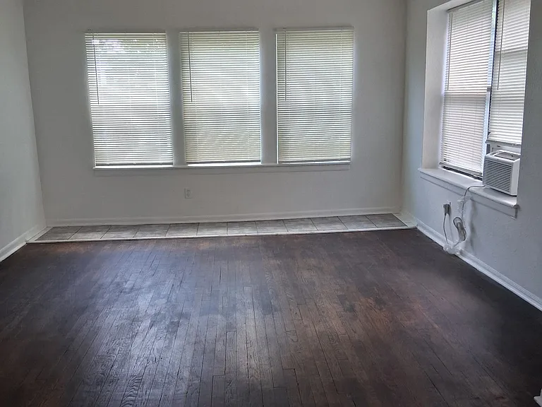 2704-2706 Benton Blvd #2S — Photo 10