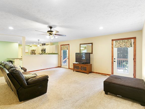 5th image of 1789 Reedy Creek Rd