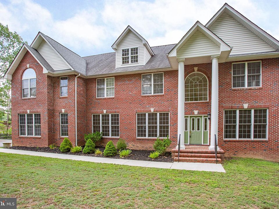 1st image of 6240 Banks Ln