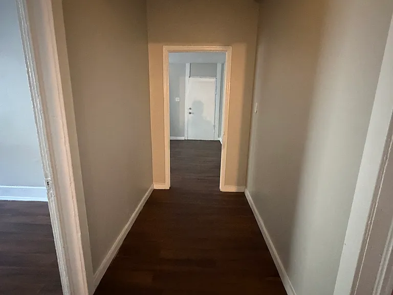 1605 Avenue I — Photo 10