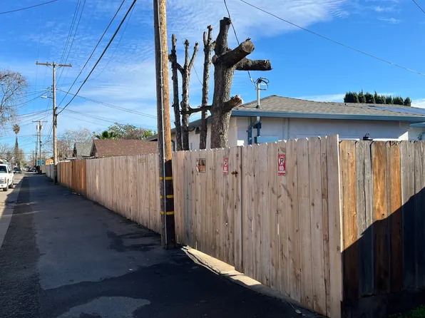 319 E Eden St, Lodi, CA 95240