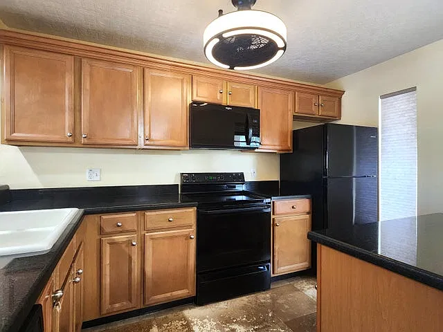 17 Royal Palm Way — Photo 3
