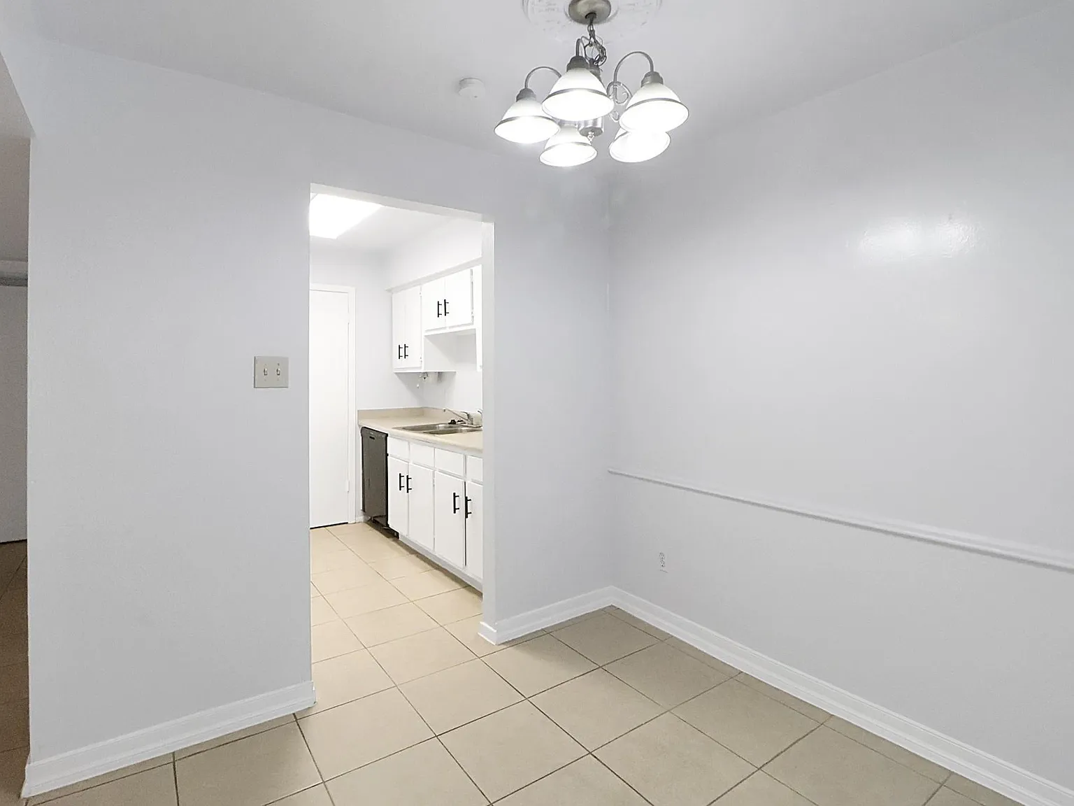 2 bed, 2.0 bath, 887 sqft, $1,500 — Photo 4
