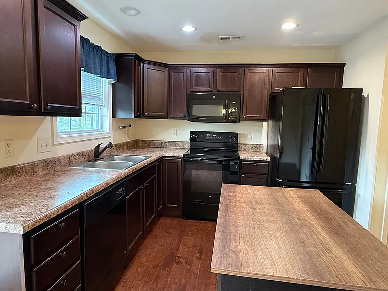 704 Grays Pointe Ct #39 — Photo 11
