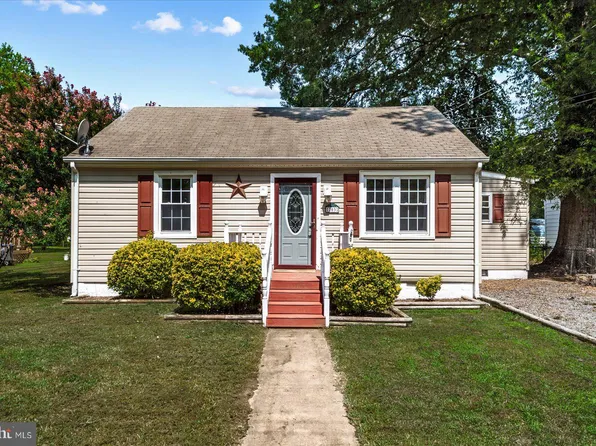 203 Locust Ave, Colonial Beach, VA 22443