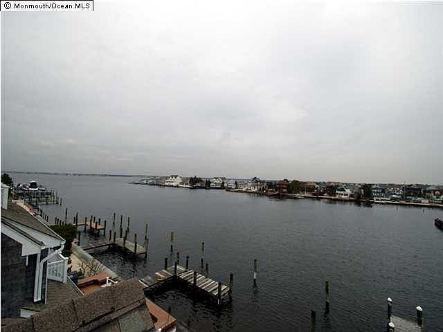2nd image of 256 Harbor Court